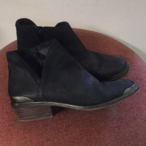 Lucky brand 5.5 boots with silver